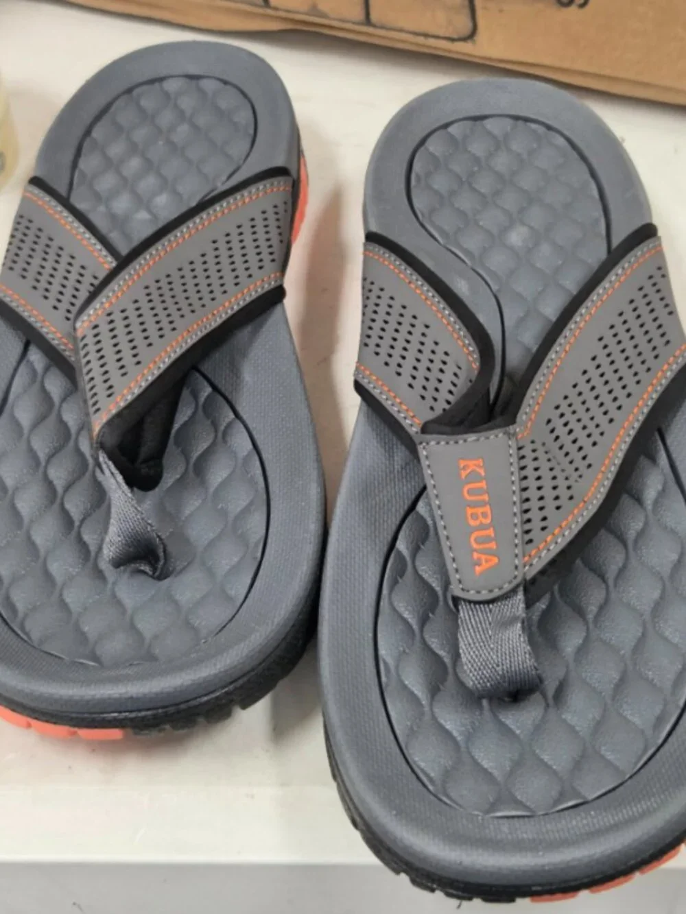 NEW - KUBUA Men's Flip Flop Sandals, Size 12